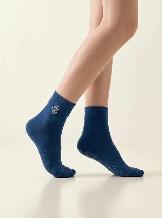 The Club Crew Grippies